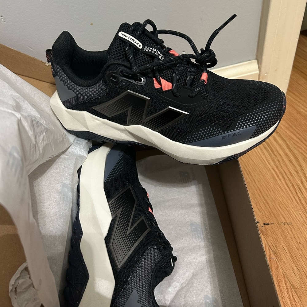 NEW Dynasoft Nitrel v6 Trail Running Sneakers